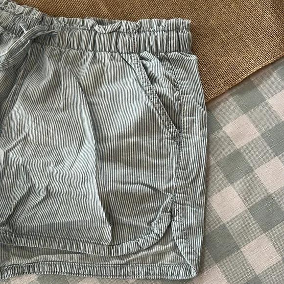 AE Drawstring Stripe Shorts - Picture 4 of 4